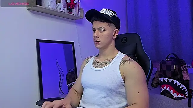 ASHTON_HILS webcam show