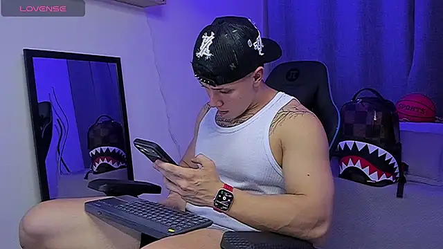 ASHTON_HILS Webcam Show