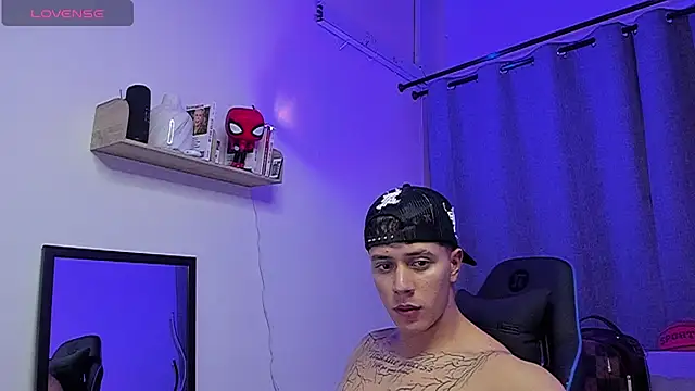 ASHTON_HILS Pertunjukan Webcam