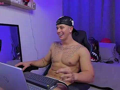 ASHTON_HILS Show Webcam