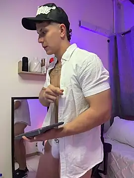 ASHTON_HILS 在線直播表演
