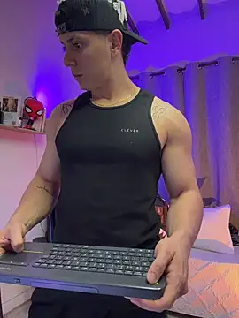 ASHTON_HILS webkamerás műsora