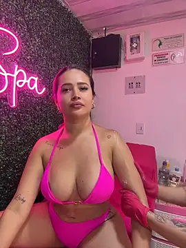 Sara_fun: διαδικτυακό σόου στην κάμερα
