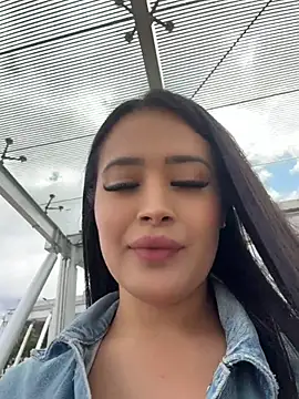 Sara_fun Adlı Modelin Canlı XXX Sohbeti