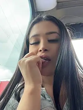 Pokazy przed kamerką – Sara_fun