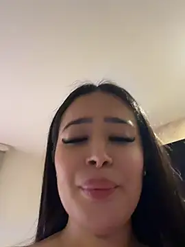 Pokazy przed kamerką – Sara_fun