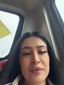 Show modela Sara_fun na web-kameri