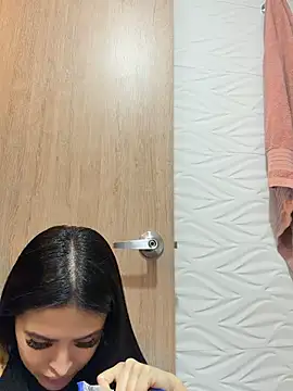 Pokazy przed kamerką – Sara_fun
