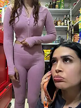 Pokazy przed kamerką – Sara_fun