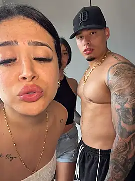 Pokazy przed kamerką – Sara_fun