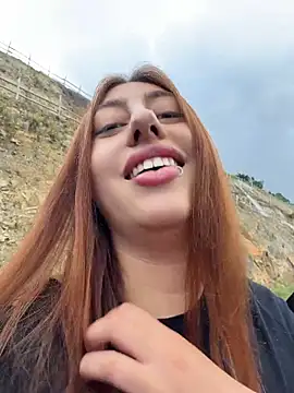 Sara_fun élő XXX-chatje