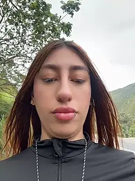 Show modela Sara_fun na web-kameri