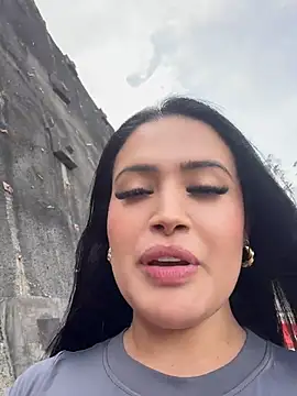 Sara_fun Adlı Modelin Canlı XXX Sohbeti