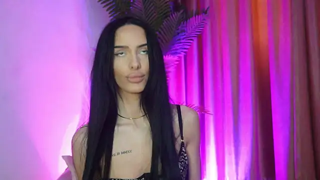 EvePosh Adlı Modelin Canlı XXX Sohbeti