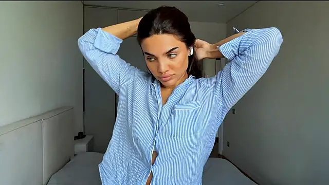 MelindaReny Chat XXX in diretta