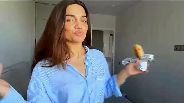 MelindaReny's Live XXX Chat