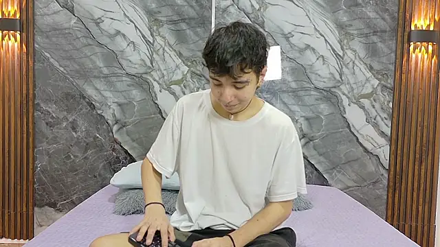 NoahWalker__ Show Webcam
