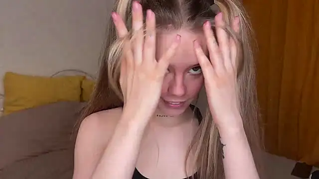 Catrinee's Webcam Show