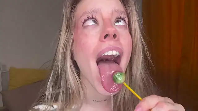 Catrinee's Webcam Show