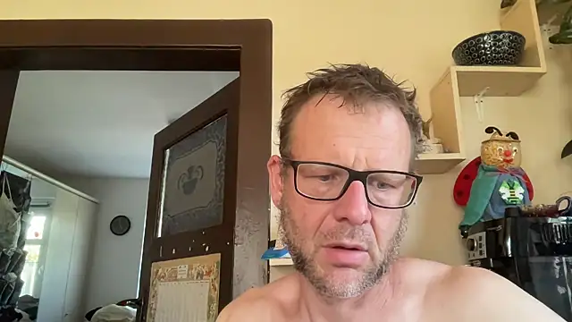o_florian_o1: διαδικτυακό σόου στην κάμερα
