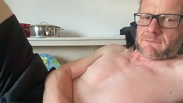 o_florian_o1 Show in webcam