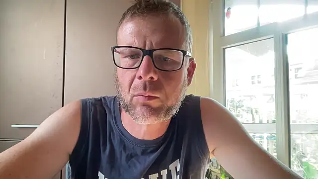 o_florian_o1 Show in webcam
