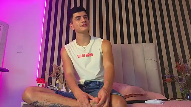 LeoTease Webcamshow