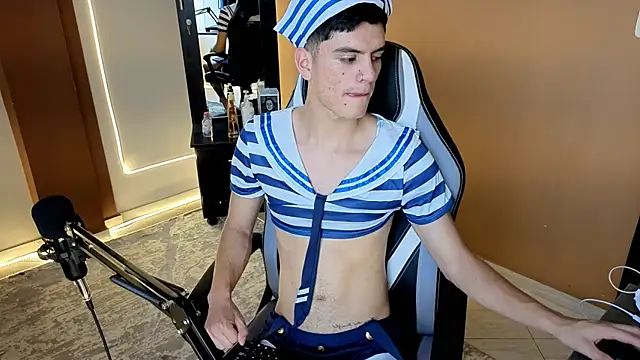 LeoTease Adlı Modelin Web Kamerası Şovu