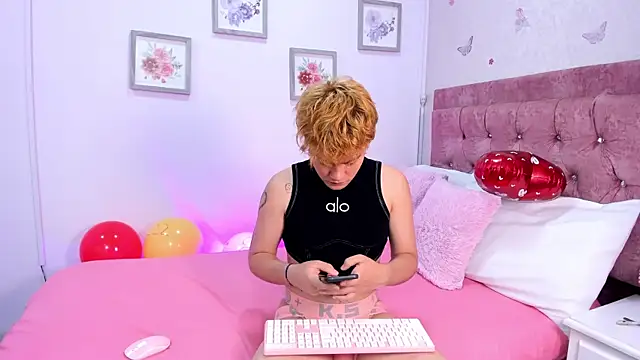 VeluniLioreのライブXXXチャット