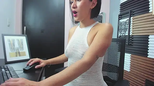 Scarleth-Foxx's Live XXX Chat