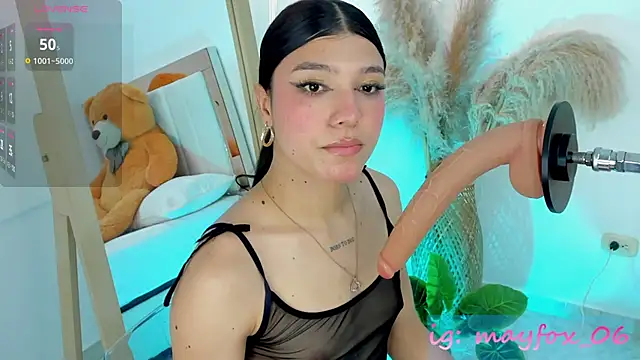 Show modela May_Fox_ na web-kameri