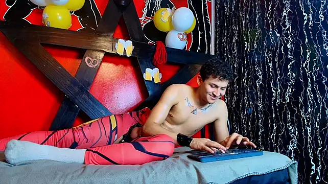 Axel_Romanov Pertunjukan Webcam