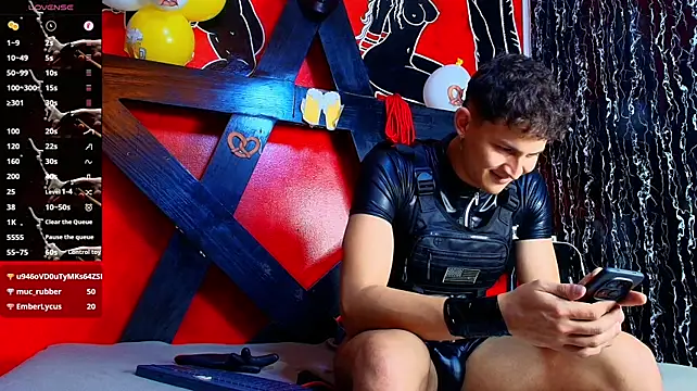 Pertunjukan Kamera Web Axel_Romanov