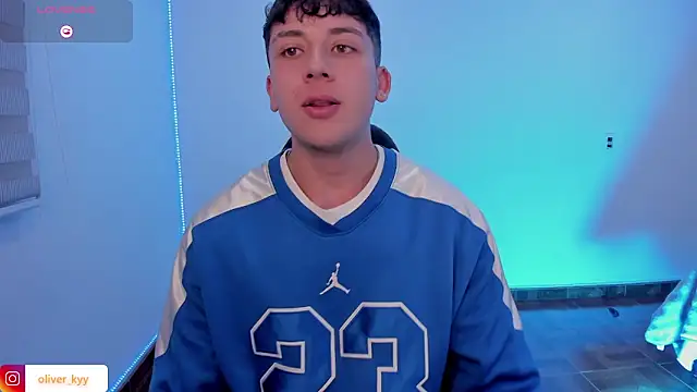 OLIVER_Kn Webbikameraesitys