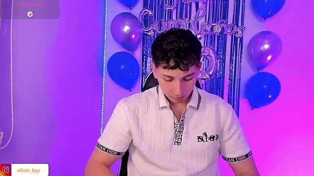 OLIVER_K webcam show