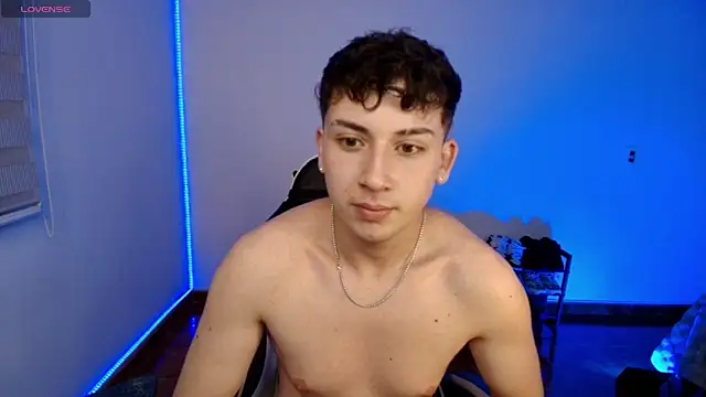 Show modela OLIVER_K na web-kameri