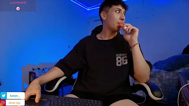 OLIVER_K webkamerás műsora