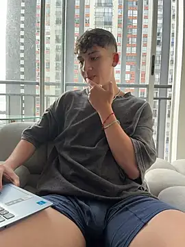 Show modela OLIVER_K na web-kameri