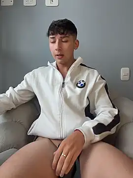 OLIVER_K webcam show