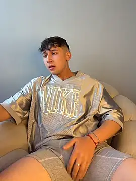 OLIVER_K Show in webcam