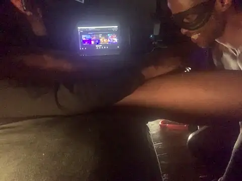 SkinnnyBlack Webcamshow