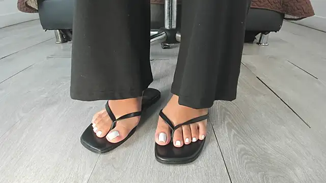 Aleya_Black Webcam-Show