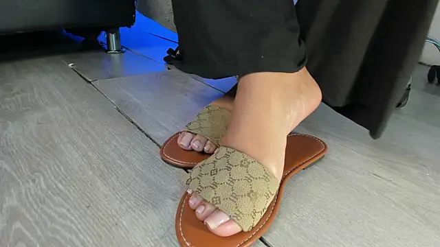 Aleya_Blackn Webbikameraesitys