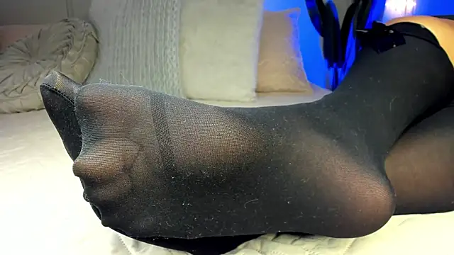 Aleya_Black Show in webcam
