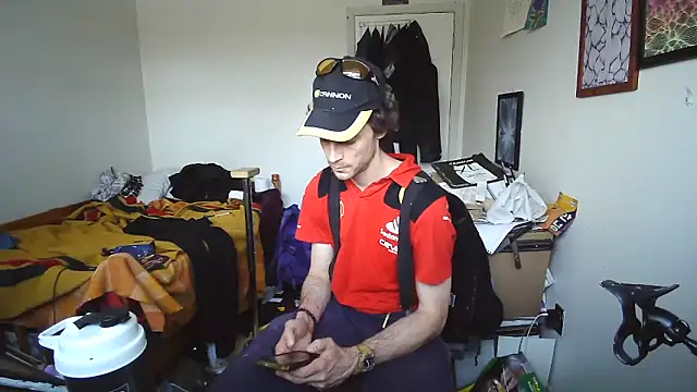 JohnnyMoves Show in webcam