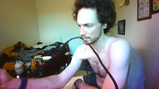 JohnnyMoves Show in webcam