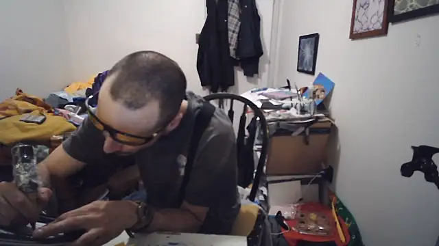 צ'אט XXX בשידור חי של JohnnyMoves