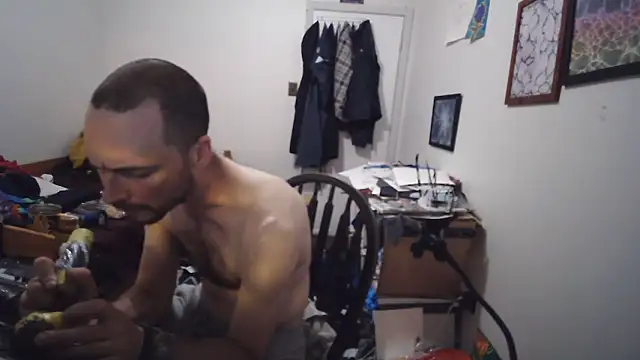 JohnnyMoves' Webcam Show