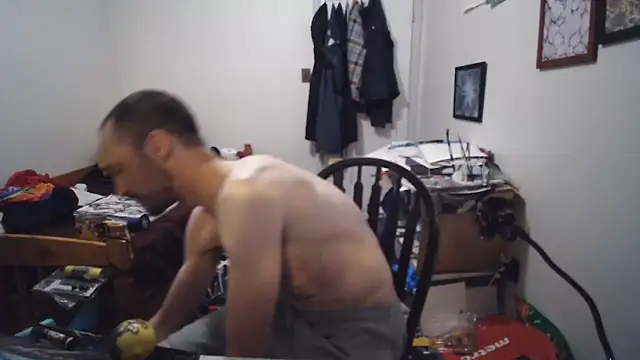JohnnyMoves Pertunjukan Webcam