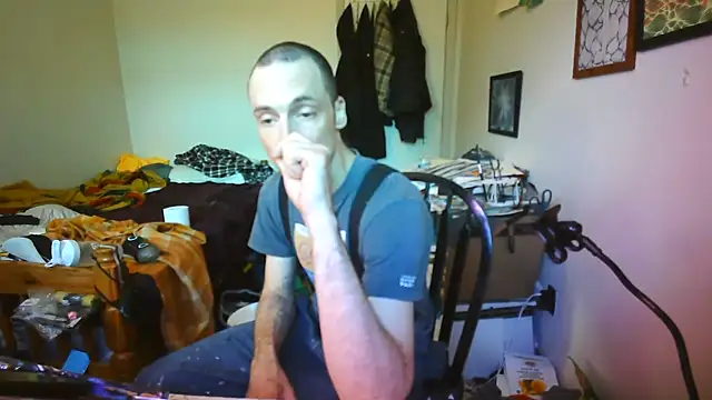 JohnnyMoves webkamerás műsora